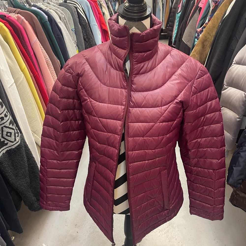 Elegant Maroon Puffer Jacket for Women